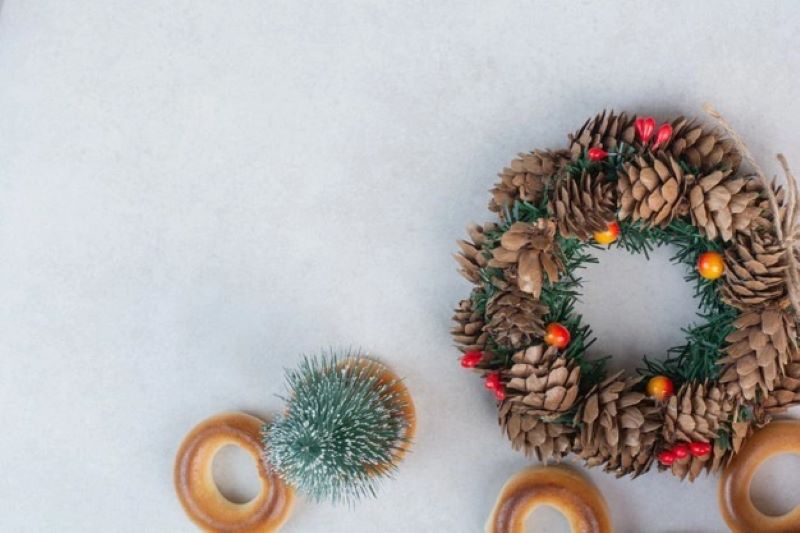 When to Buy and Where to Store: Expert Tips on Purchasing and Caring for Your Artificial Christmas Garlands