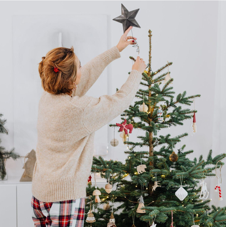 The Great Debate: Full Artificial Christmas Trees vs. Real Trees